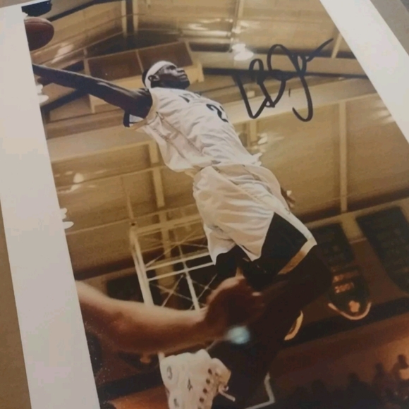 BRAND NEW! LEBRON JAMES HS IRISH☘️ULTRA GLOSSY 8.5x11 BASKETBALL REPRINT POSTER! - Picture 3 of 8